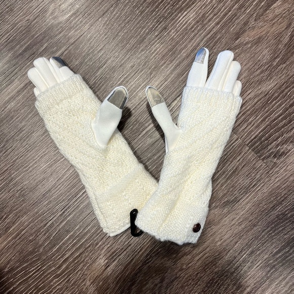 NWOT Off White Tech Friendly Gloves - Picture 2 of 3